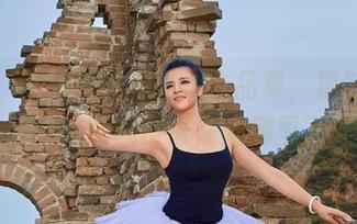 爱丝，束缚少女的高清作品集，果然，视线不经意就停留在她那里了。