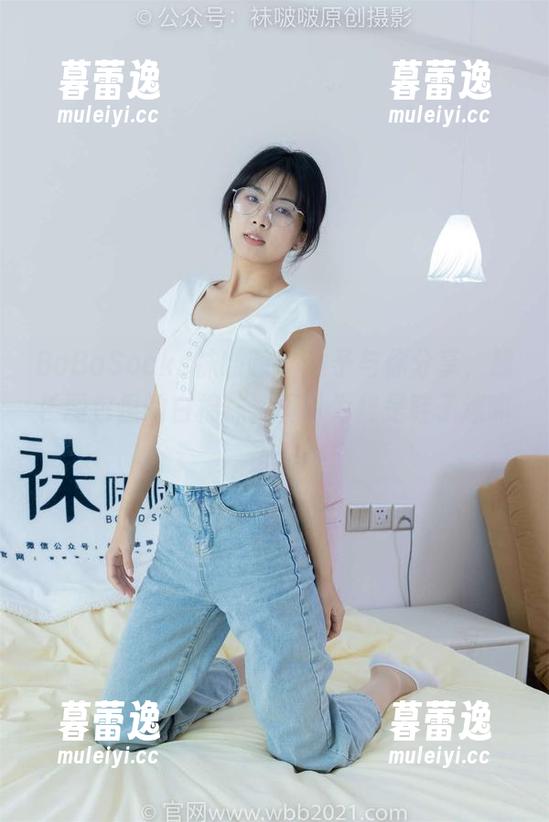 BoBoSocks袜啵啵 - 稚予与你分享，超长图包里的白棉袜，真以为我是鞋子迷嘛？