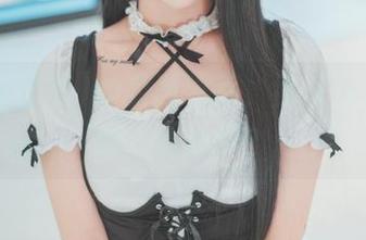 Bomi(普美)的免费作品，裤里丝之谜，谁能看懂啊？