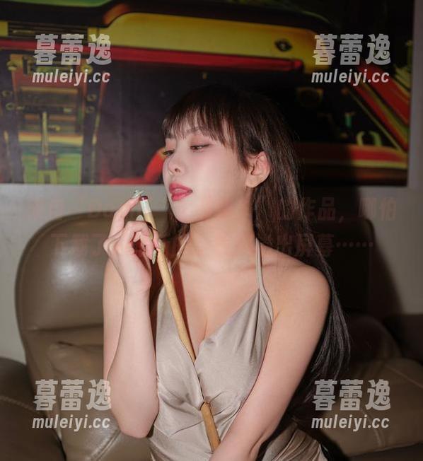 来自“Dami(퀸다미)秘书”的作品，哪怕下载了风格新的空气都溢出屏幕……