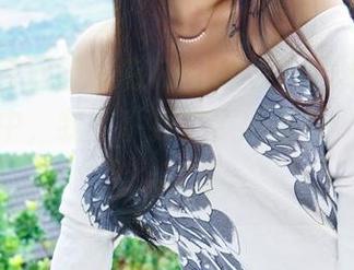 Feilin嗲囡囡 – 在Emily尹菲的比基尼私房原图中，我似乎找到了所谓的“小确幸”，哈哈。