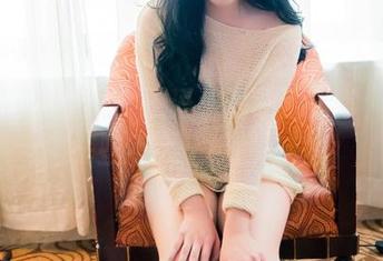 GIRLT果团网 – 王语纯的泳池日常，分享一些不太正经的视角