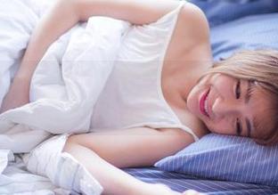 GIRLT果团网 – 莫雅淇双人秀，最新资源让这位博主带你看不一样的搭配！