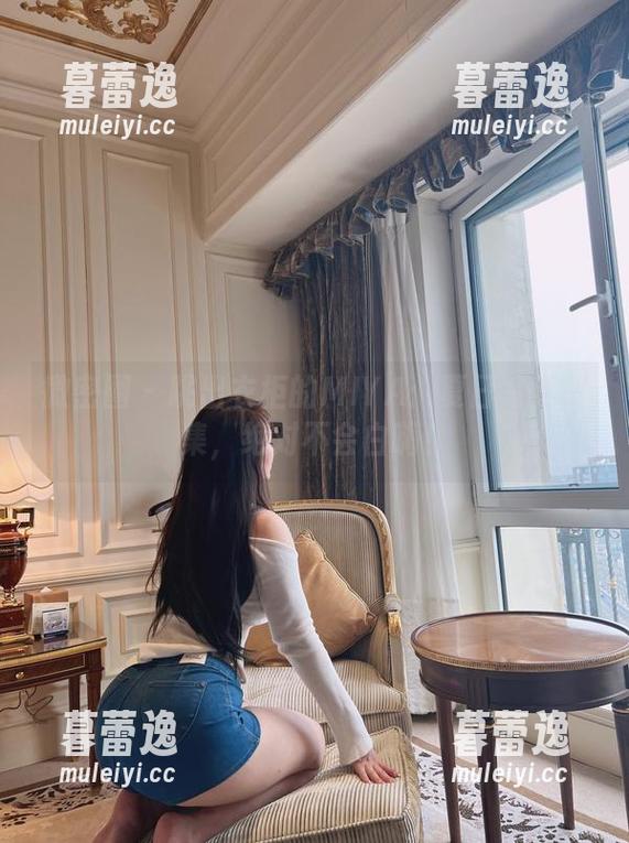 MIYA 微密圈 - 跳出衣柜的MIYA:夏日写真图集,绝对不会白嗨!