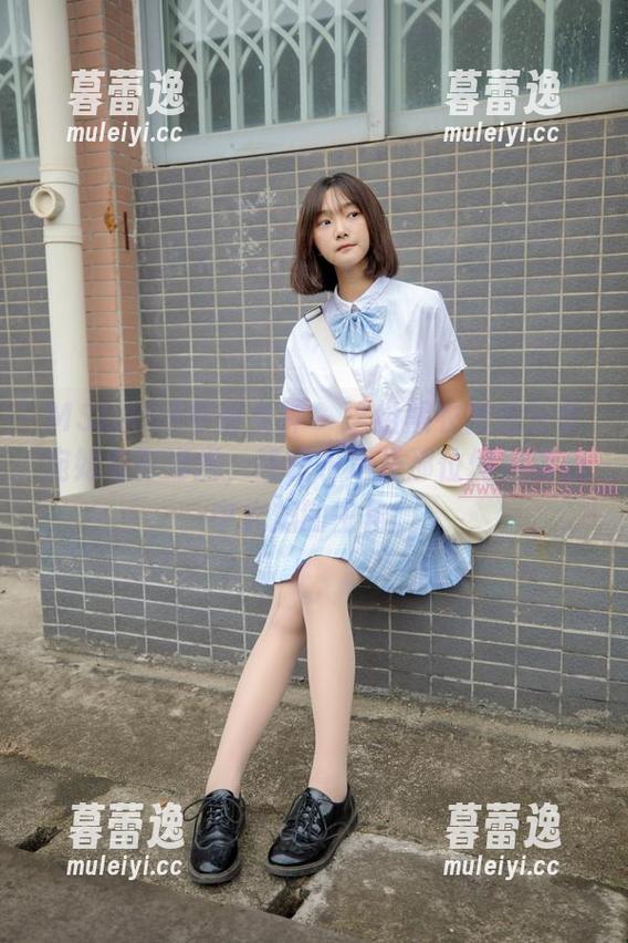 MSLASS梦丝女神 - 这组黑衣图包分享宛如电影海报，晓晓永远是那位燃起我心中火焰的主角。