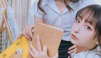 喵糖映画主演：家里阳光宅女在美图里发光发热