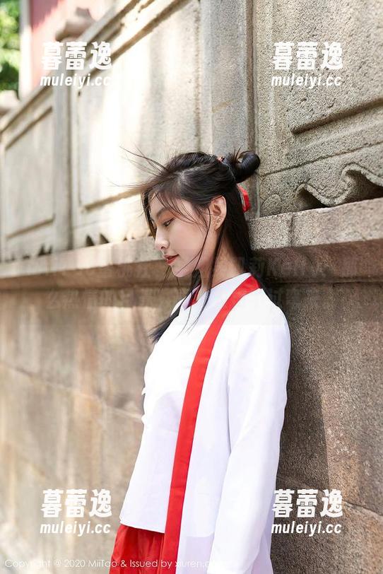 MiiTao蜜桃社 - 学姐吴凯莉Kelly：那么热情的目光，真让人拐不过弯来。