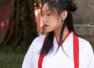 MiiTao蜜桃社 – 小魔女lily的原图：红裙，火辣又让人想多。