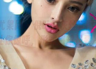 UGirls尤果网 – 倪叶腾灰丝套图初体验，高清度让你惊呼，形式感却是要冷静的！