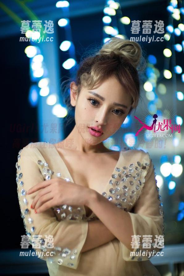 UGirls尤果网 - 倪叶腾灰丝套图初体验，高清度让你惊呼，形式感却是要冷静的！