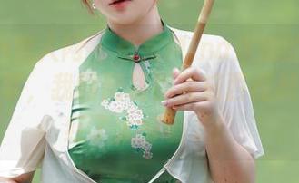 Xiuren秀人网 – 看完Mina米娜的红裙写真集分享，我的脑袋都变成西红柿了，太红了太好看了！