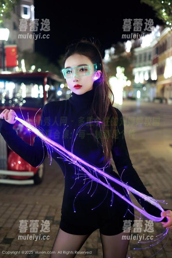 Xiuren秀人网 - 多重个性的刘婷婷校园写真合集：每一帧都是个性