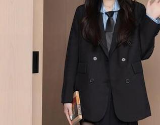 Xiuren秀人网 – 子纯儿一家子的自拍合集，别装作淡定，眼里光亮得很。