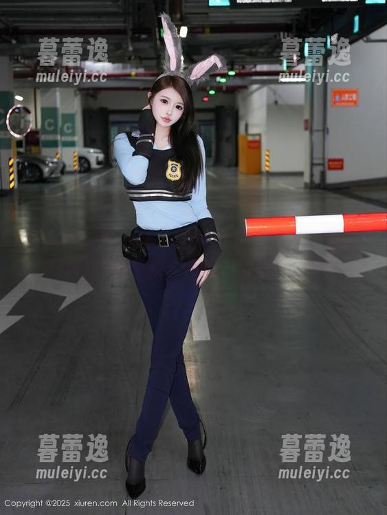 Xiuren秀人网 - 免费单曲循环中：林文文与她的双马尾套图又让我心动不已。