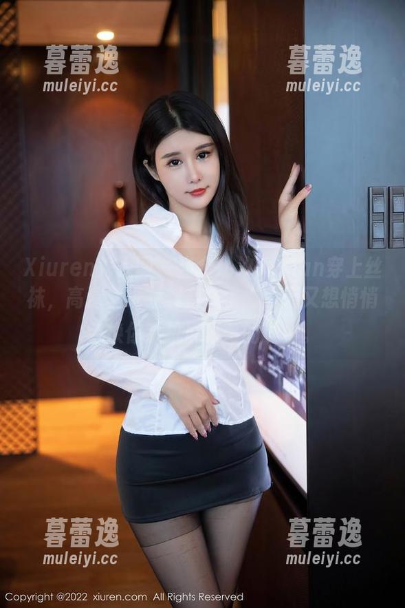 Xiuren秀人网 - 当金幼汐Vivian穿上丝袜，高清壁纸立刻变成了“今天又想悄悄替换你手机屏幕”的理由。