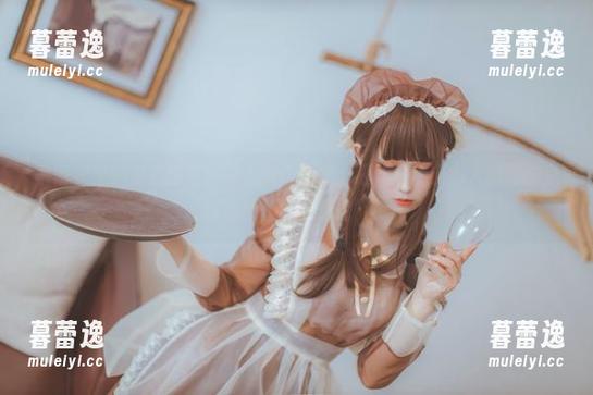 乖乖衣宝的免费图包：换上吸血鬼护士服，治疗小病人的同时，也能顺便“吸点血”！