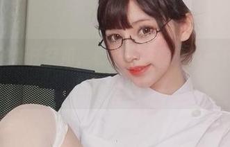你十七鸽的新任空姐，看来人类要反思一下对飞行员的期待了。