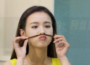 克拉女神 – 灰丝我见犹怜：网盘里菲菲的废物利用