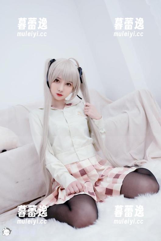 这次兔玩映画的福利写真用了粉白条和透明jk，ohmy！脑子有点短路了。