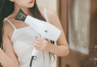 兔玩映画分享：关于这肉肉的白丝JK，我只能说……哇哦
