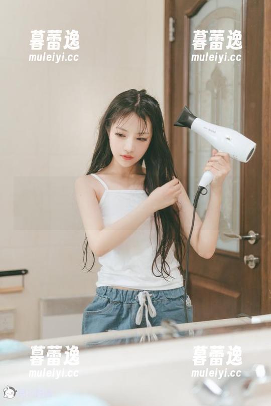 兔玩映画 最近迷上兔玩映画的风女图包,分享一下,再拍张风里的舞动姿态。