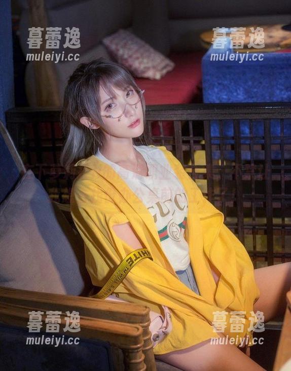 在下萝莉控ii的高清职业装合集，不禁让我想去找份办公桌前的工作了！