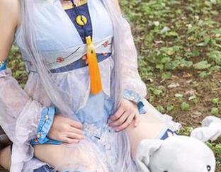 头条女神 – 注意！白衬衫已上线——文雪图集更新秀出无敌杀伤力！