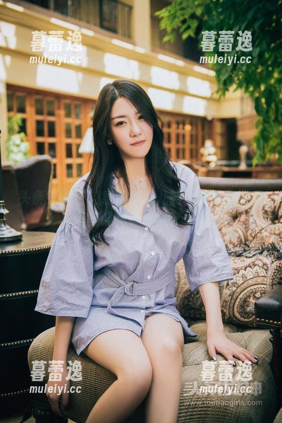 头条女神 - 随意翻看火儿的可爱写真全集，有些角度真...很意外呢。