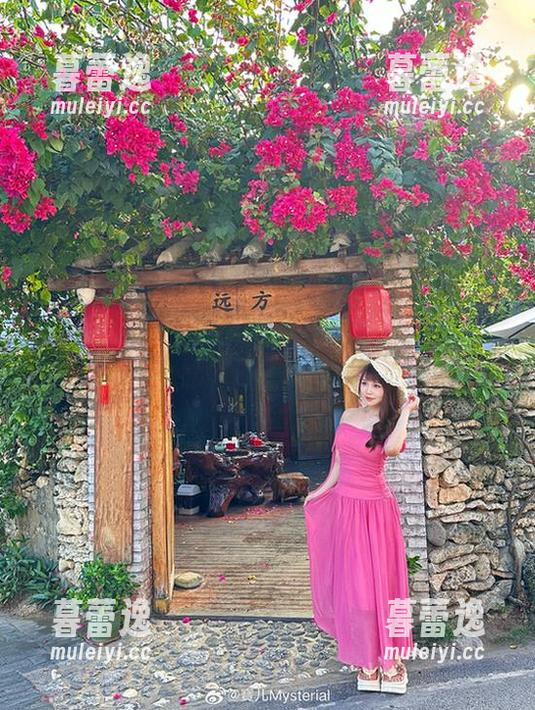 宝儿mysterial短裙写真，发现这些细节比剧透还让人心痒！