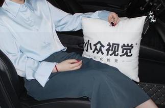 小众视觉 – 从洁洁的修女写真集中，你能找到的不只是信仰