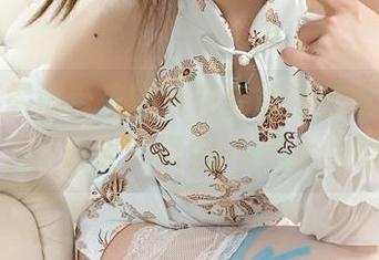 小女巫露娜带来的青花瓷旗袍在线图集，简直是时光的误会vs美女的聪明