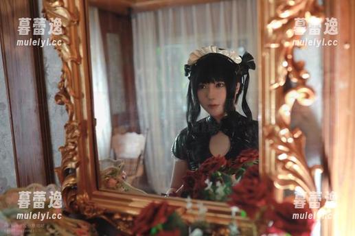 乍一看小容仔咕咕咕w的姐姐与美图，像极了童话里的公主，却又是那么一点点俏皮。