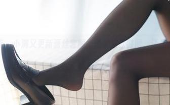 少女秩序 - 小满又更新蕾丝套图,是在拖延时间,还是在调情呢?