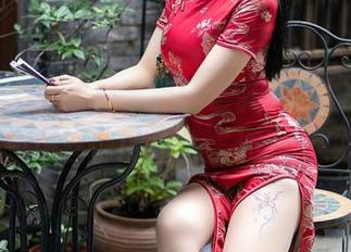 尤蜜荟 – 黄歆苑带来的最新美图，绝对是一场丝袜的盛大“派对”！