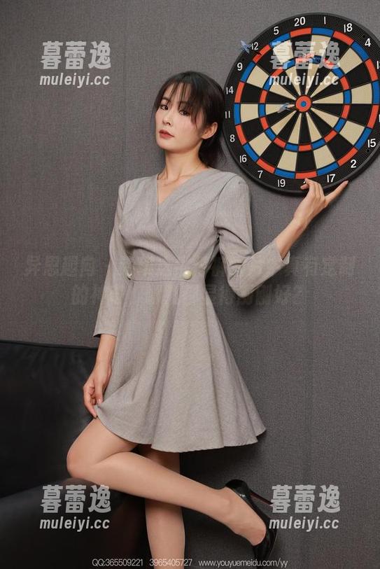 异思趣向 - 诗琪这牛仔裤图片中真有定制的神奇，哪儿都显得刚刚好？