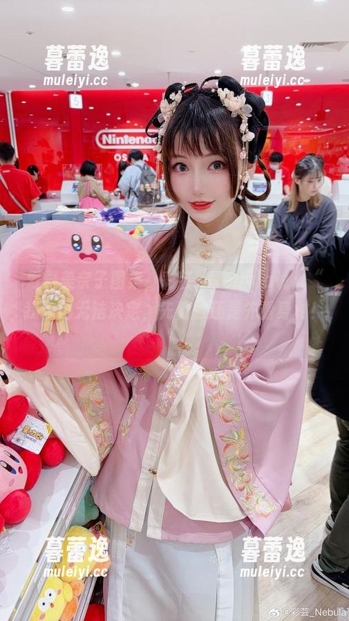 爱野美奈子图集，彩芸_Nebula说：“我永远无法决定，先看脸还是先看身材！”