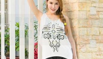 推女神 – 图集中，施忆佳的天使穿搭，妈呀，我是不是该考虑改行了？