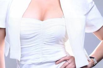 推女郎 – 土豆姐的全套白丝，简直就是滑稽表演的一部分！