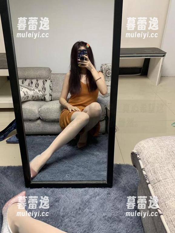 提袜少女 微密圈 - 看提袜少女穿白裙,真心希望这组全套图能定格这份优雅然。