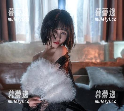 透明学生服，晕崽Zz这回不止是学霸，套图里也有隐含的‘考题’？