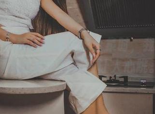 果团网 – 看周妍希内衣合集时，我发誓，网盘比我的日常还让人心跳。