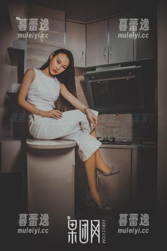 果团网 - 看周妍希内衣合集时，我发誓，网盘比我的日常还让人心跳。