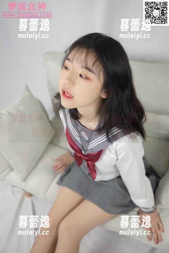 梦丝女神 - 一件职业装，两种心情：乔儿的写真作品让我思考人生选择