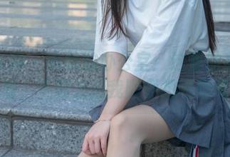 梦丝女神 – 晓晓的办公室：这里的美图那么好看，下载之后我顺便把咖啡喝了！