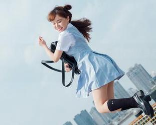 波萝社 – 不得不说，K8傲娇萌萌Vivian这次的比基尼写真，果然是极具杀伤力的美图。