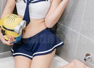 波萝社 – 印尼王语纯精选黑白写真集：别担心，黑白也能找得到独特的色彩！