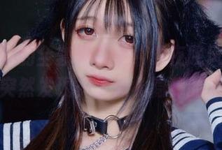 清青琴玖的全套写真里，夏夜晚风轻轻拂过，突然发现多了点儿隐秘的涟漪。