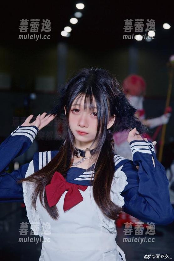 清青琴玖的全套写真里，夏夜晚风轻轻拂过，突然发现多了点儿隐秘的涟漪。