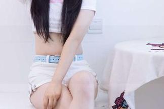 物恋传媒 – 一组图包，佳琪的清冷小性感，悄悄在空气里打了个卷