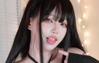 精选狐洛洛子，镂空写真里的每一个细节都好像在低语，诡异又迷人。